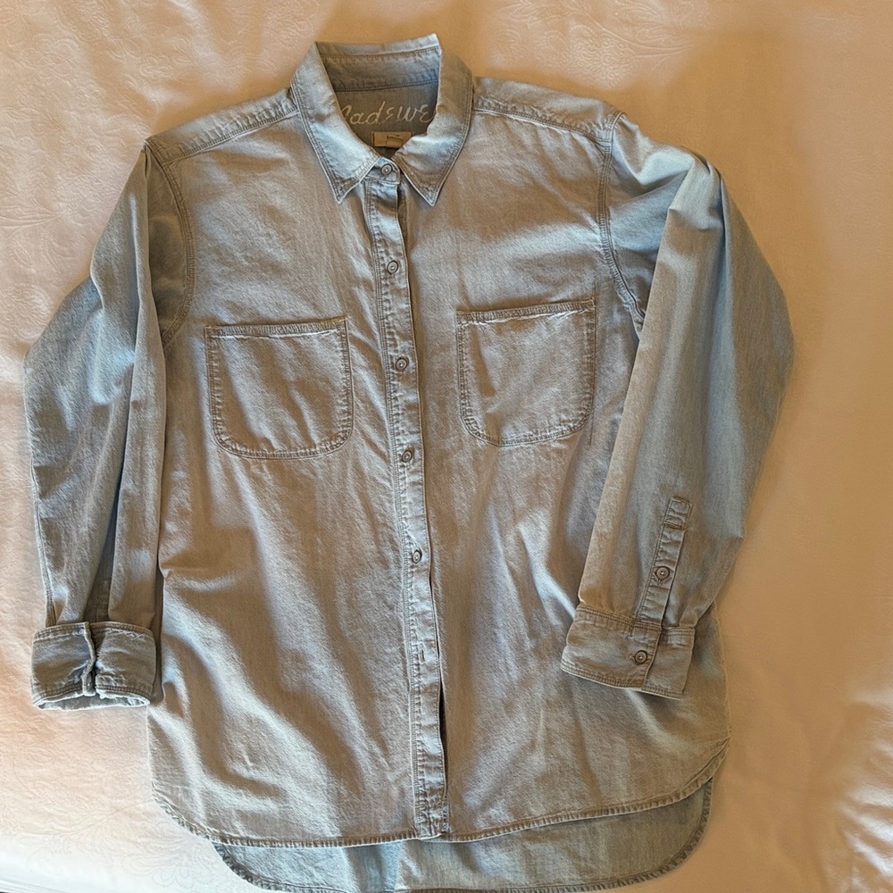 Madewell Light Blue Chambray Casual Button Down Shirt